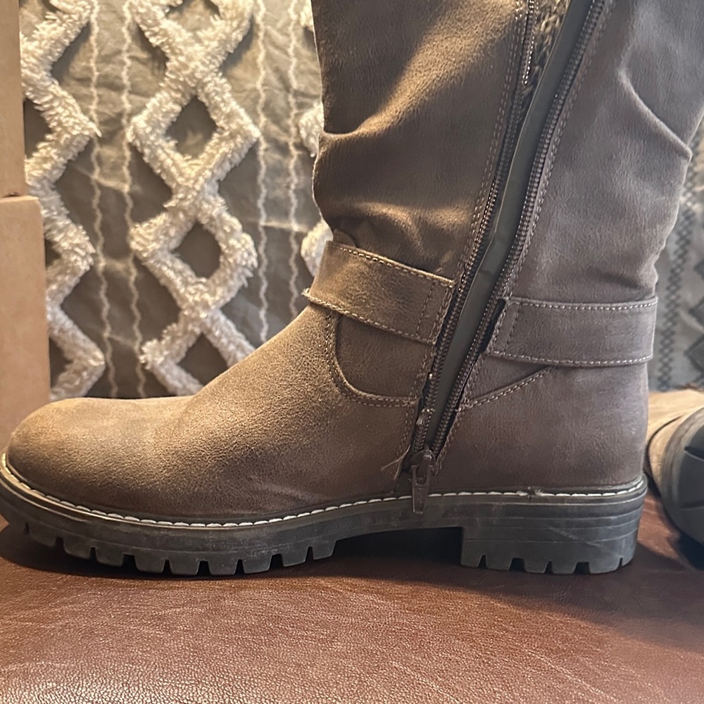 Cliffs by WHITE MOUNTAIN Tan Ankle Boots - Picture 3 of 3